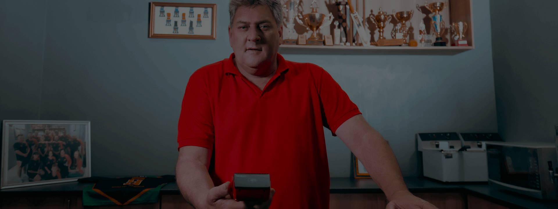 node-Here's how to use your card machine--banner-image-img